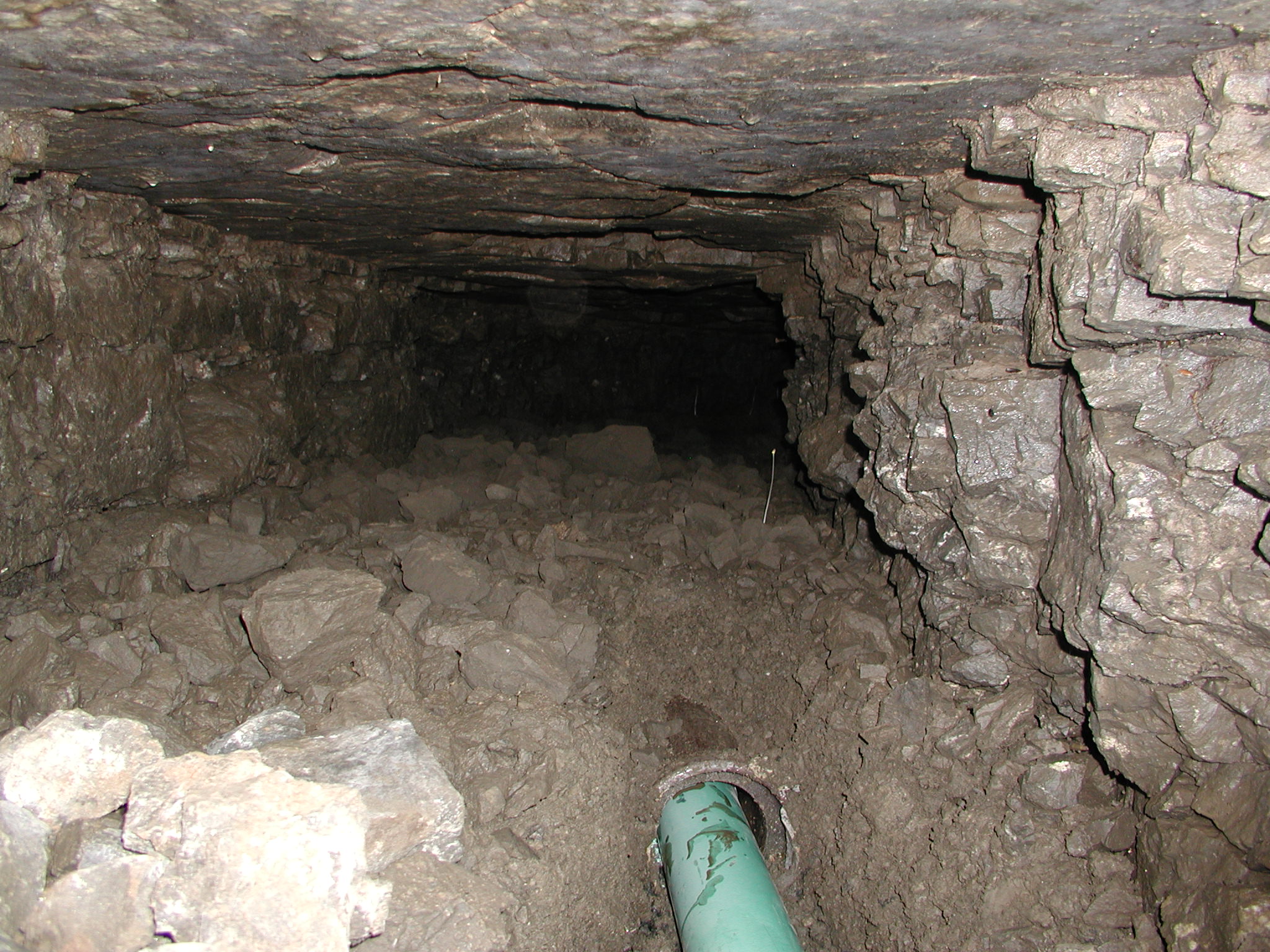 Tunnel under East Ave (6)